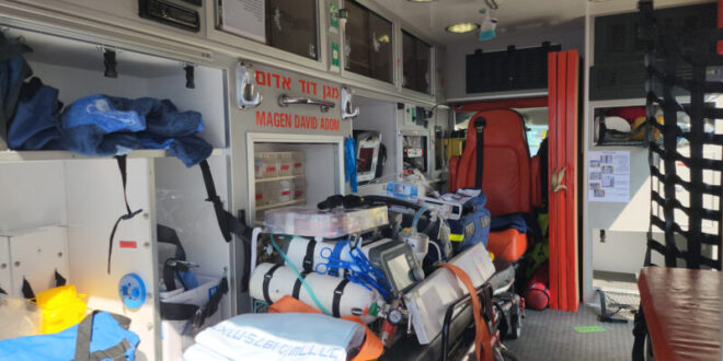 For the first time: a state-of-the-art mobile will connect patients who have suffered a cardiac arrest to the hospital outside the hospital