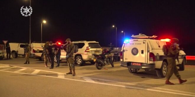 A 30-year-old man was injured by shrapnel from a rocket that fell in Holon – police saboteurs at the scene